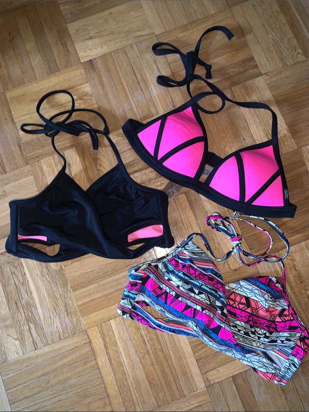 PINK Victoria Secret Bikini Top Bundle (3) - Size Small